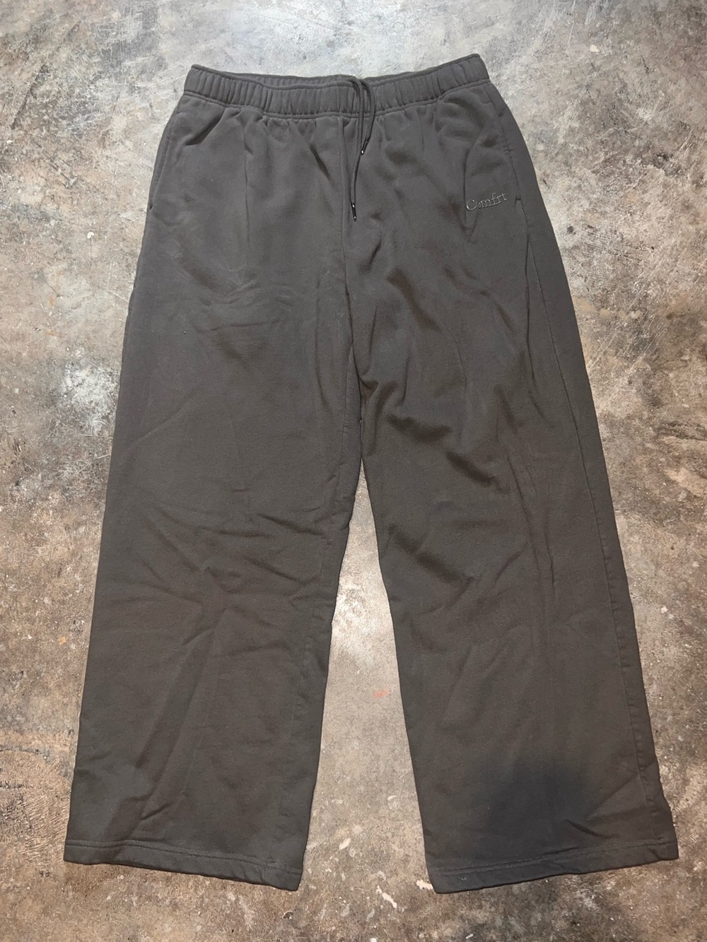 Men's Wide-Leg Grey Sweatpants with Subtle Embroidered Logo